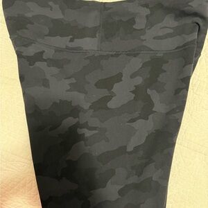 Lululemon Athletica Black and Gray Leggings size 18